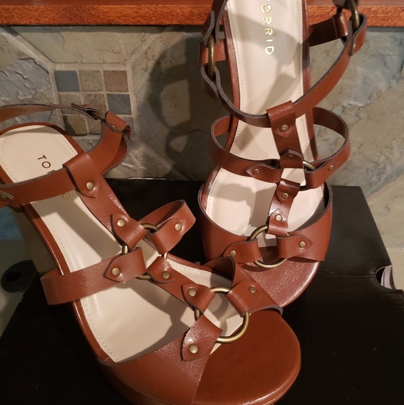 Torrid O-Ring Wedges - Picture 2 of 8